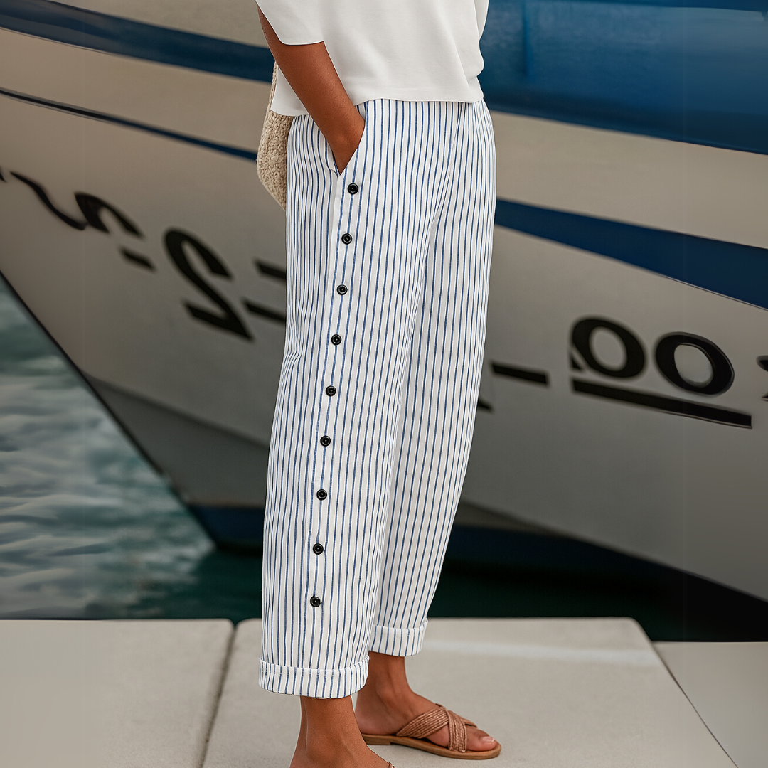 Caitlin | Stijlvolle gestreepte broek met knoopdetails