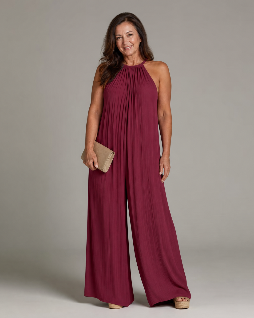 Sylvara | Geplooide Halter Nek Brede Pijpen Ontspannen Jumpsuit