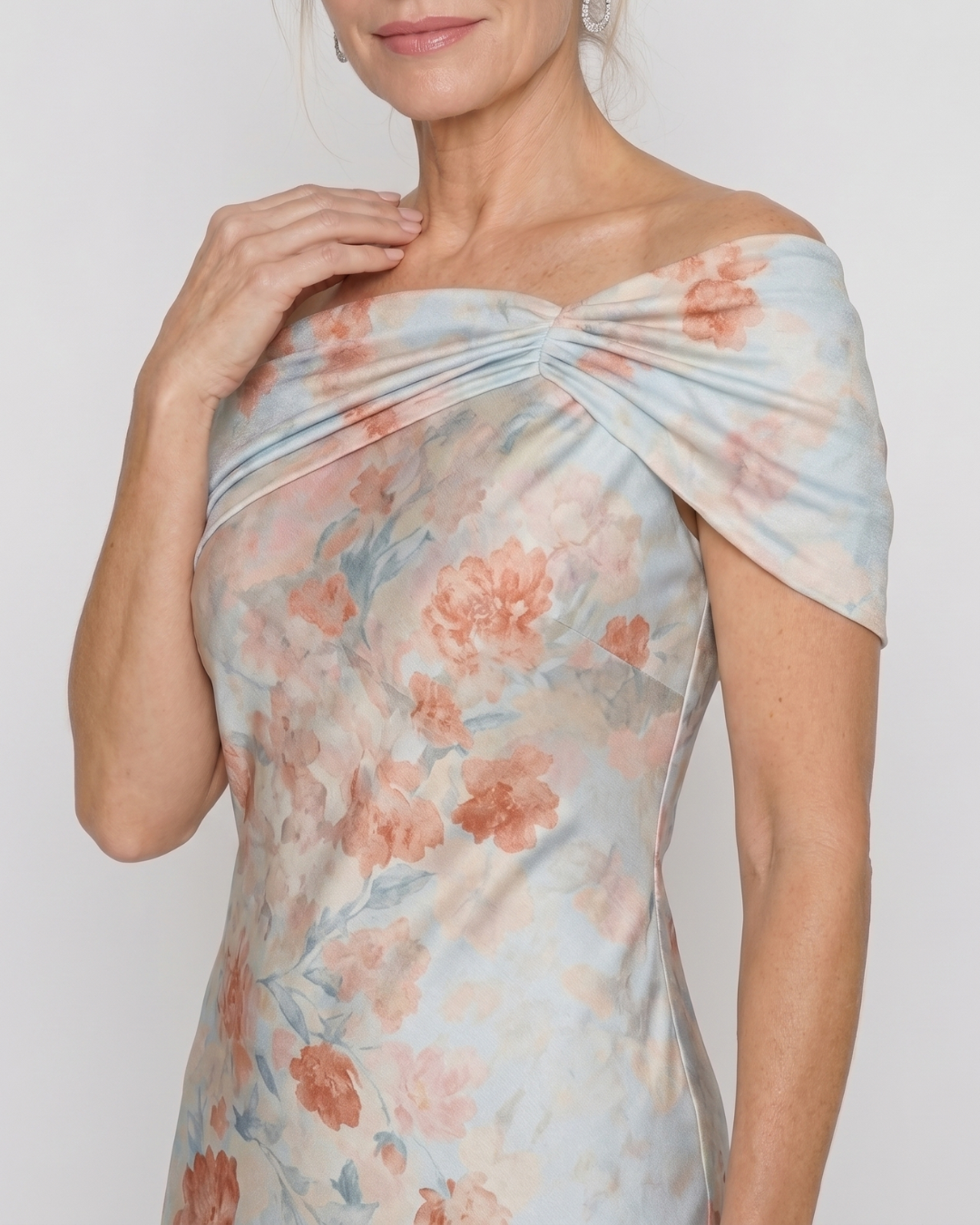 Imore | Zachte Bloemige Off Shoulder Aansluitende Midi Jurk